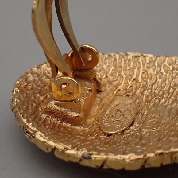 CHANEL CC Logo Oval Button Earrings 29 Clip-On Gold GHW France Vintage - Picture 10 of 13